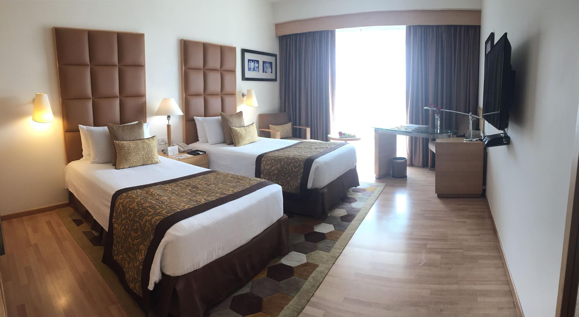 فندق تاج تشانديغر Chandīgarh المظهر الخارجي الصورة A room at the Taj Bengal