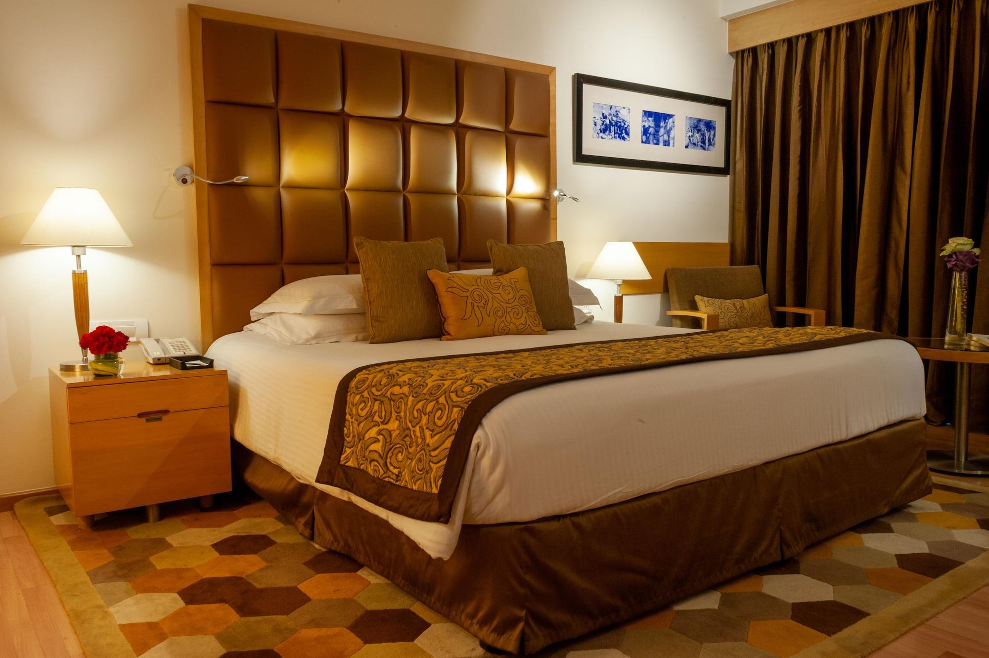 فندق تاج تشانديغر Chandīgarh المظهر الخارجي الصورة A room at the hotel