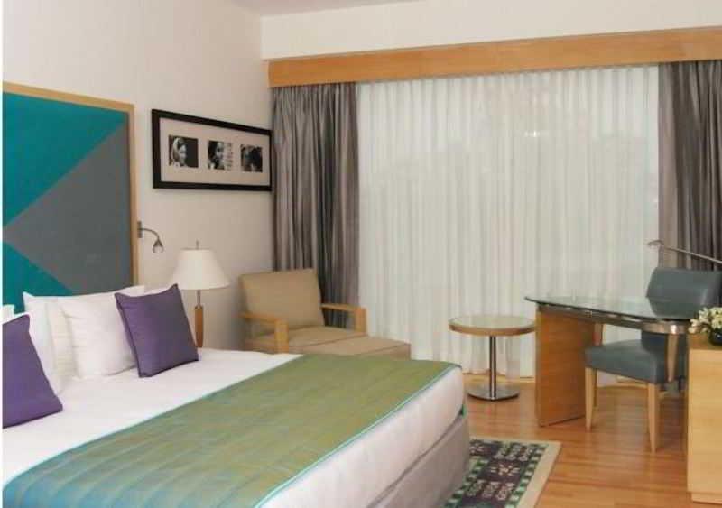 فندق تاج تشانديغر Chandīgarh المظهر الخارجي الصورة A room at the hotel