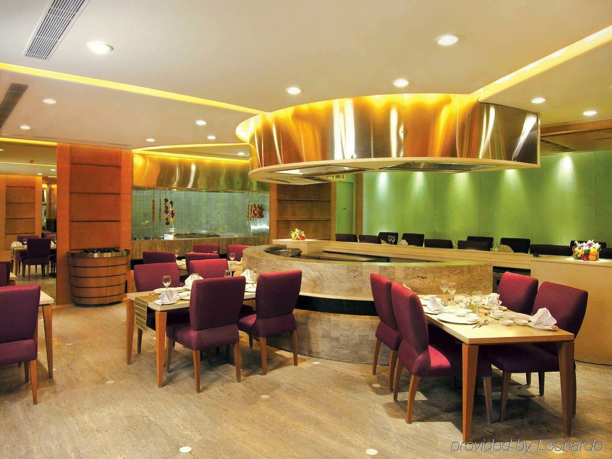 فندق تاج تشانديغر Chandīgarh المظهر الخارجي الصورة The restaurant